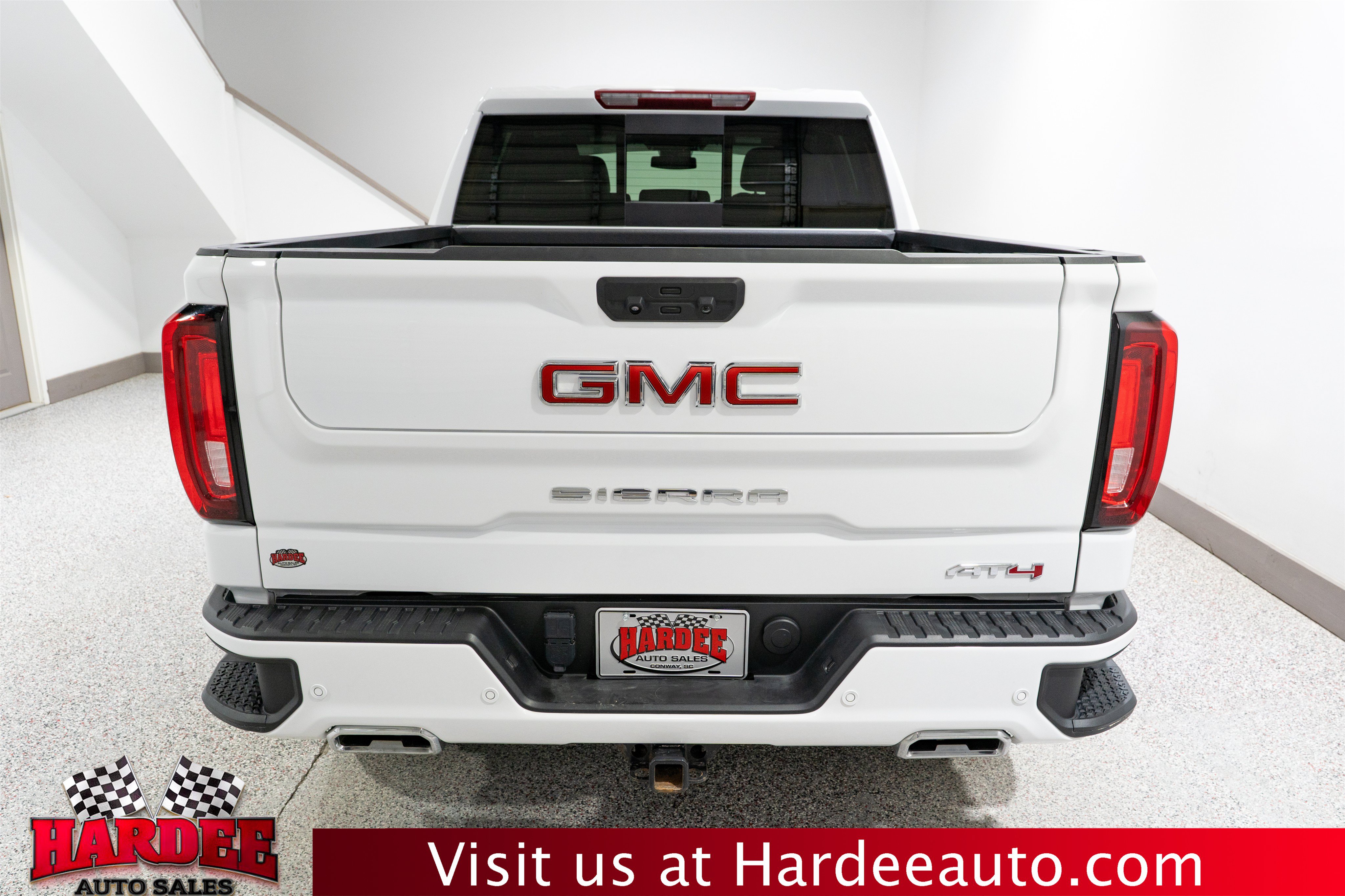 Used 2025 GMC Sierra 1500 AT4 w/ AT4 Premium Package AWD/4WD image 4