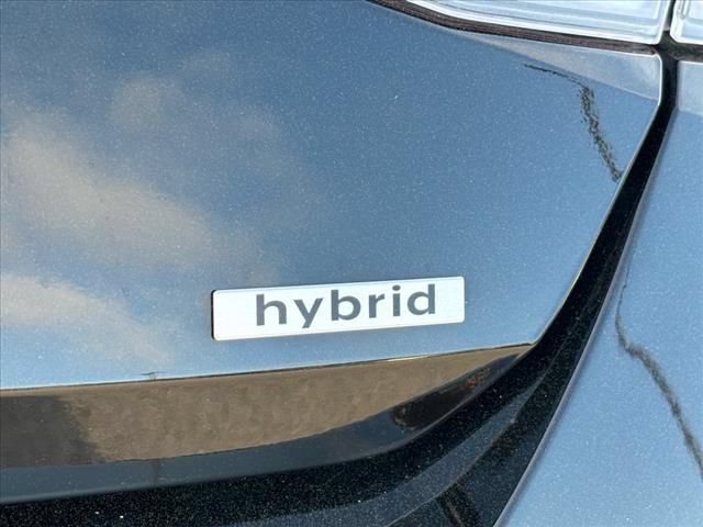 Certified 2025 Hyundai Elantra SEL FWD image 8