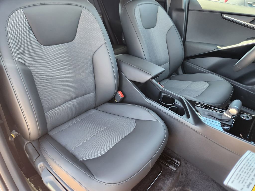 New 2025 Kia Niro EX image 14