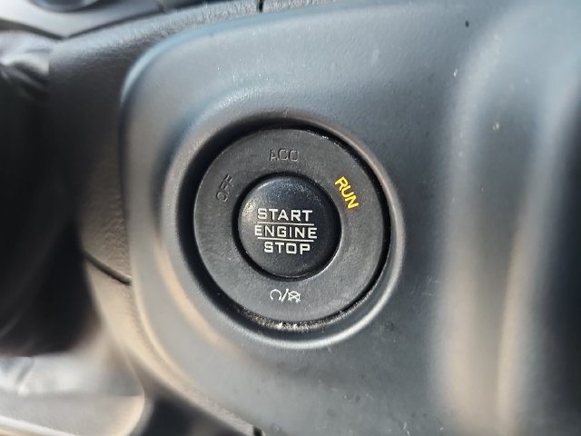 Used 2018 Jeep Wrangler Unlimited Sahara AWD/4WD image 30