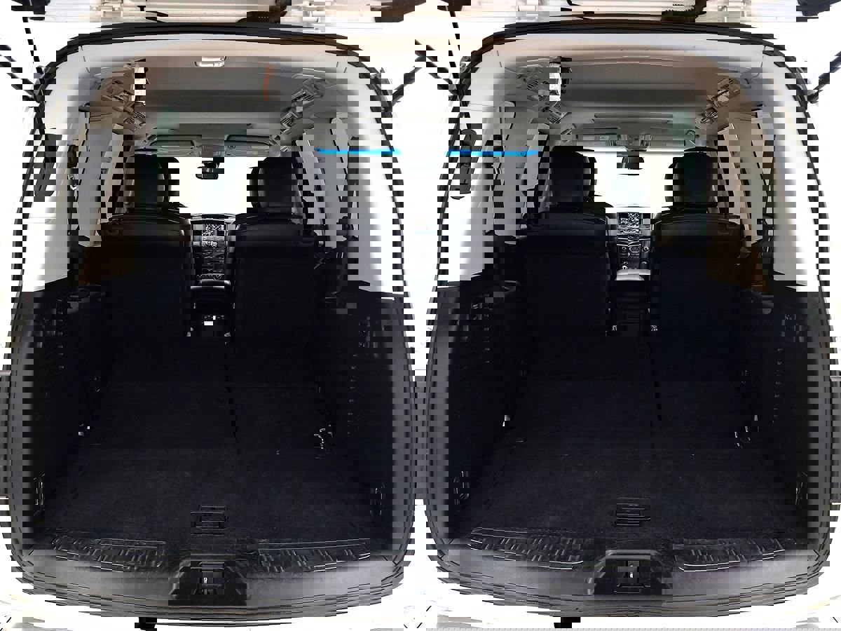 Used 2017 INFINITI QX80 4WD w/ Driver Assistance Package image 32