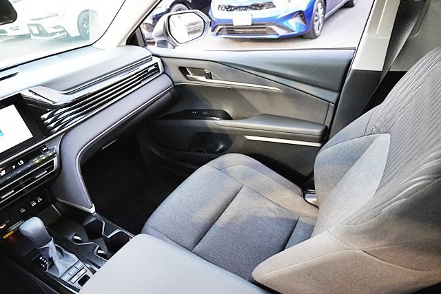 Used 2026 Toyota Camry Hybrid FWD image 30