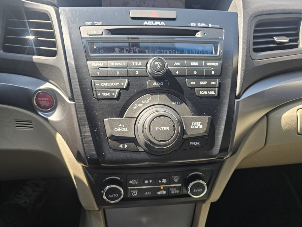 Used 2013 Acura ILX w/ Technology Package FWD image 18