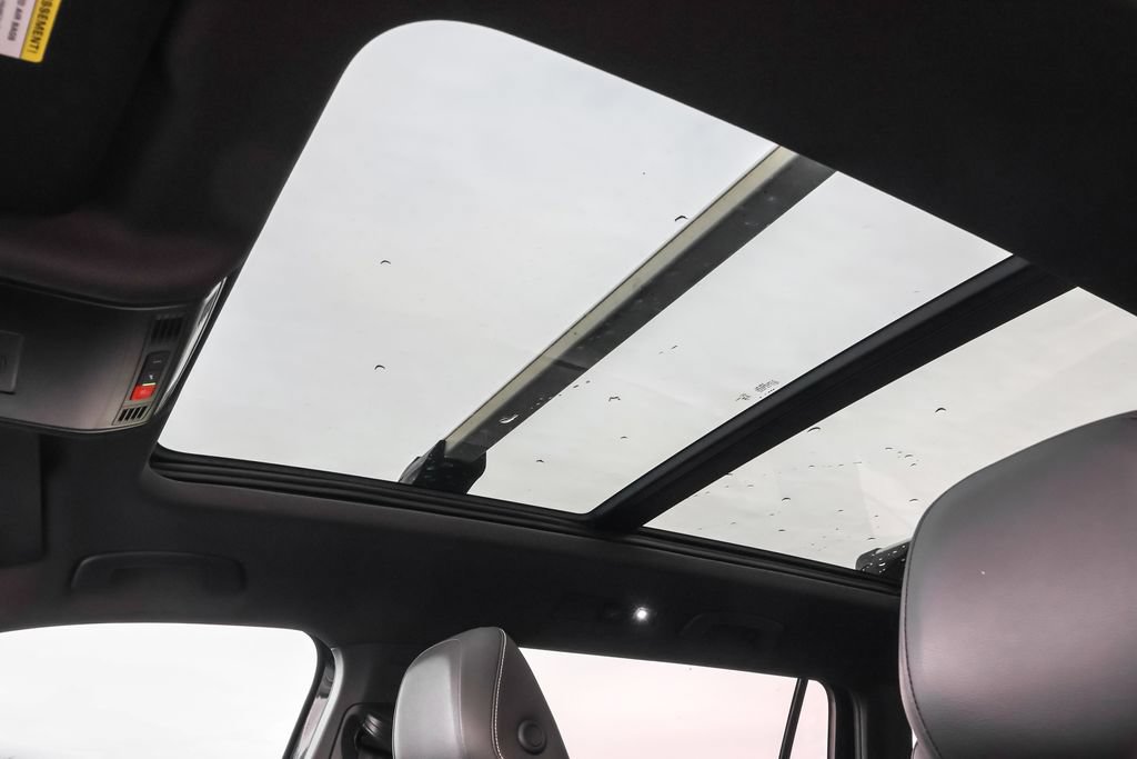 Used 2023 Volkswagen Tiguan SE R-Line FWD image 8