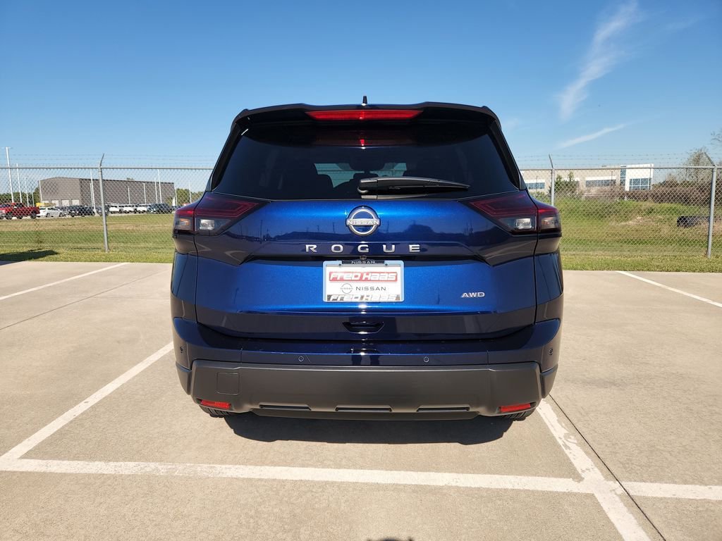 Used 2025 Nissan Rogue SV image 6
