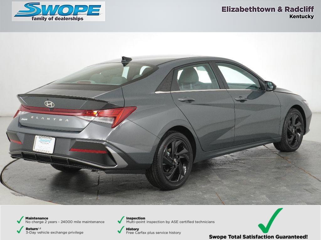 New 2026 Hyundai Elantra SEL Sport Premium image 3
