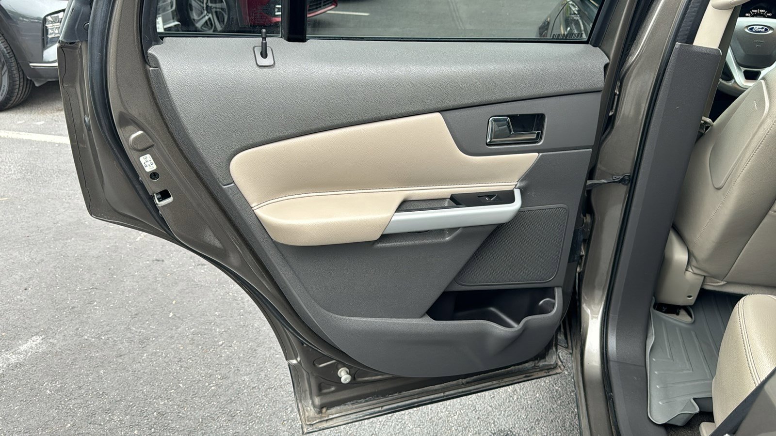 Used 2014 Ford Edge SEL w/ Equipment Group 204A FWD image 18