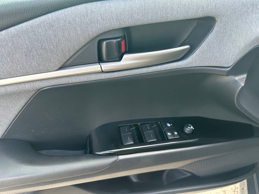 Used 2025 Toyota Camry LE w/ Convenience Package FWD image 12