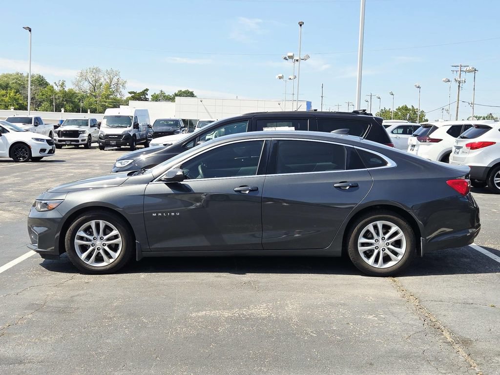 Used 2017 Chevrolet Malibu LT FWD image 2