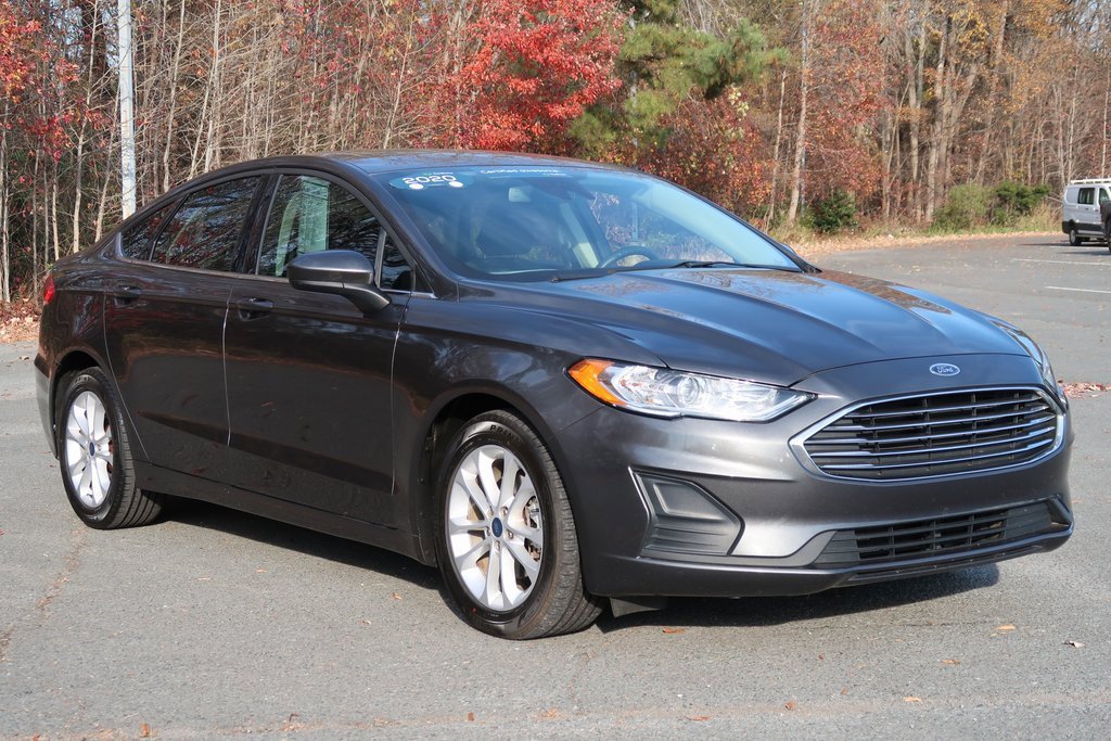 Used 2020 Ford Fusion SE image 3