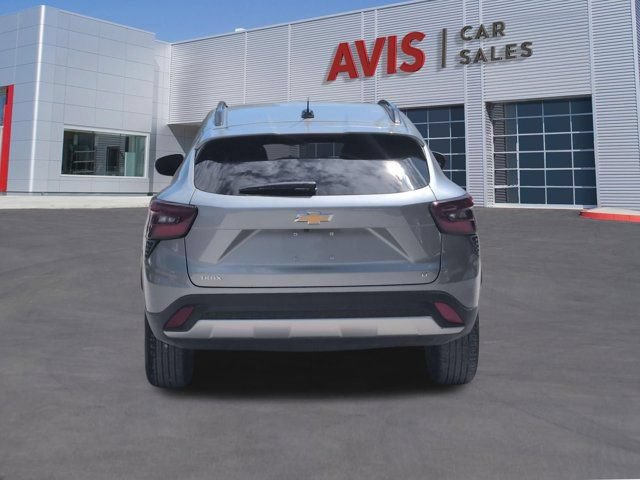 Used 2025 Chevrolet Trax LT w/ LT Convenience Package FWD image 7