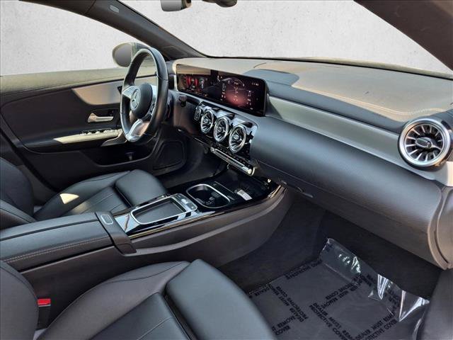 Used 2025 Mercedes-Benz CLA 250 4MATIC image 25