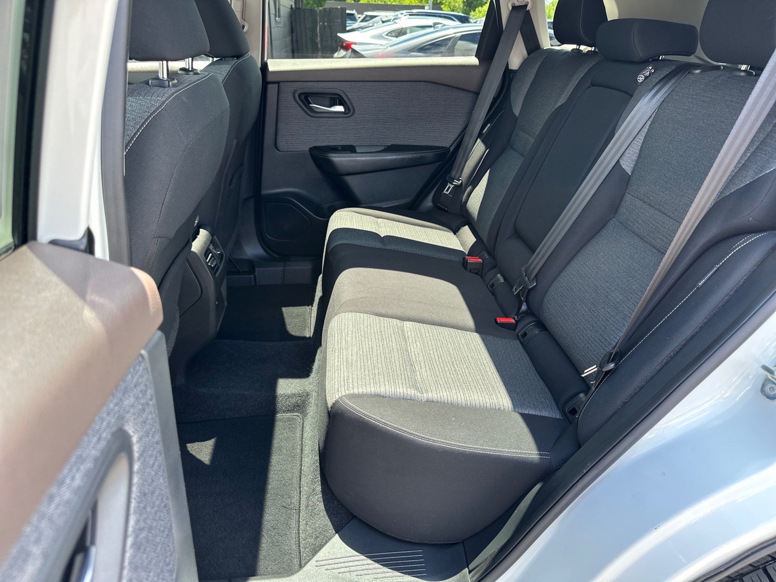 Used 2021 Nissan Rogue SV AWD/4WD image 18