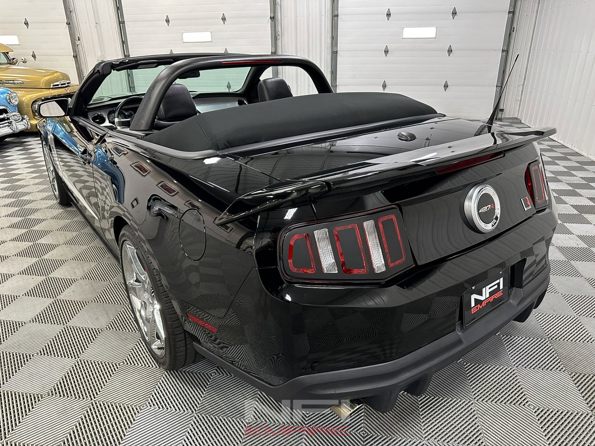 Used 2010 Ford Mustang GT image 17