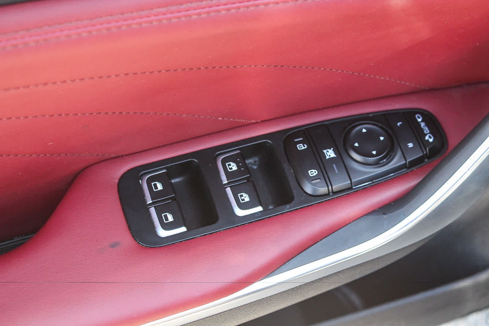 Used 2023 Kia Stinger GT2 w/ Red Interior Color Package RWD image 19