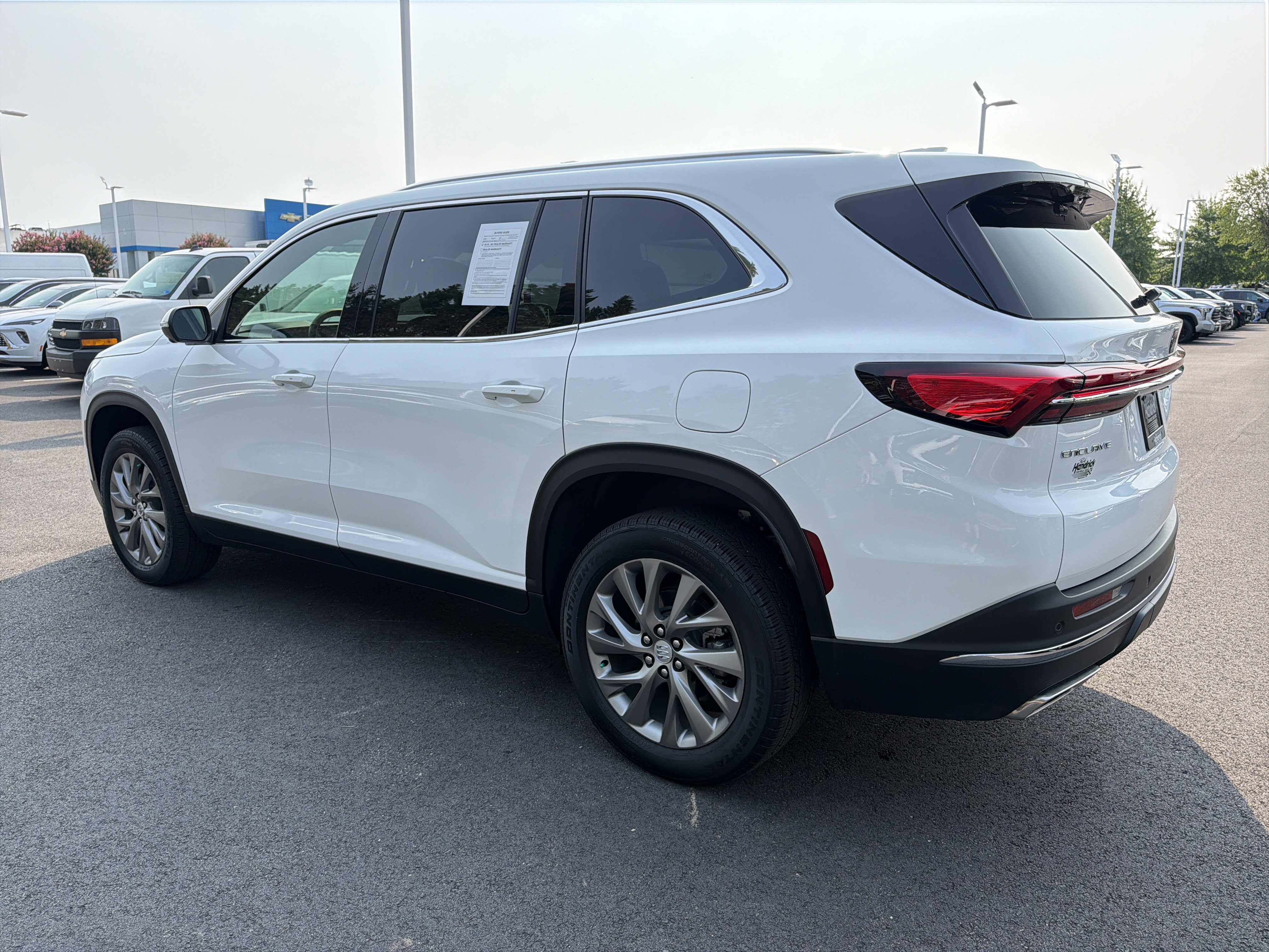 Used 2026 Buick Enclave Preferred w/ Power Package FWD image 8