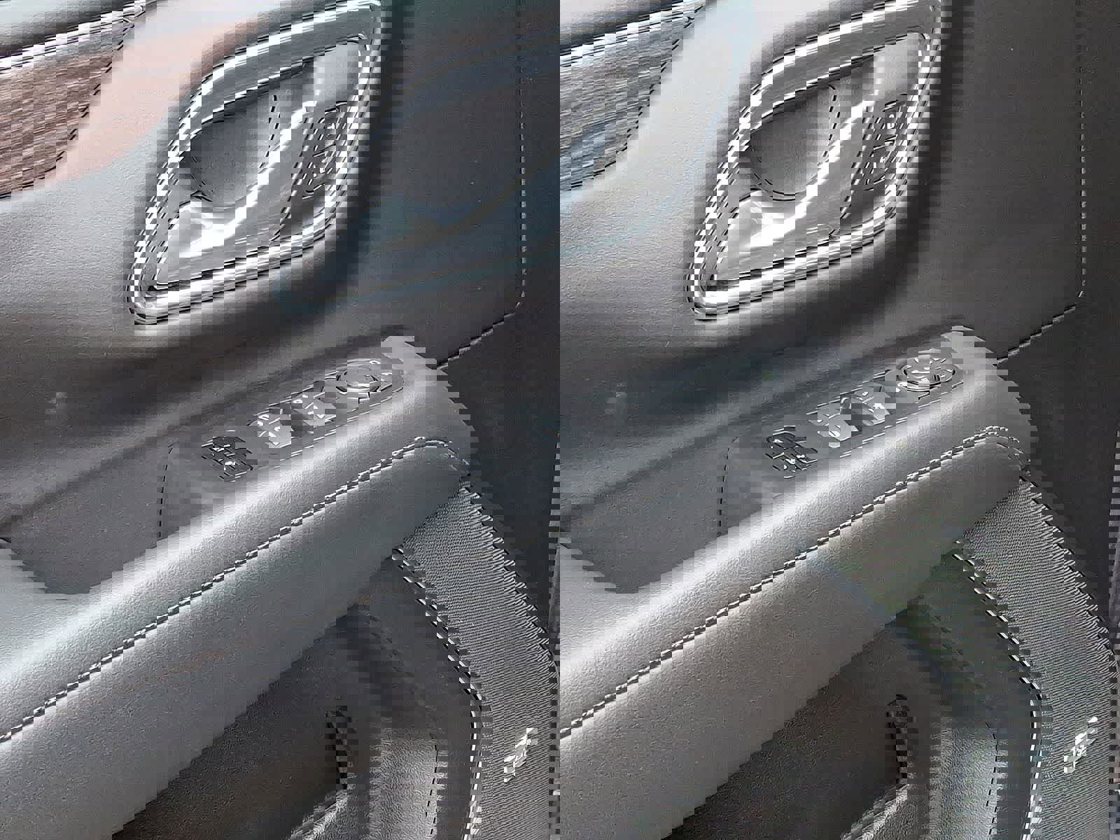 Used 2024 Chevrolet Tahoe LT image 28