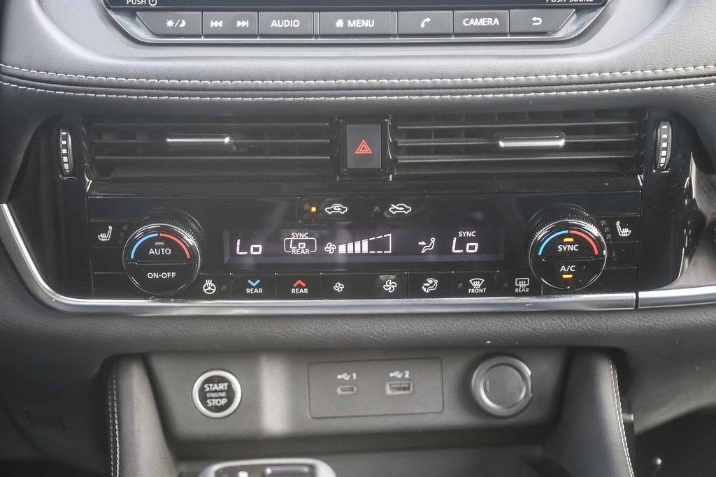 Used 2021 Nissan Rogue SL FWD image 12