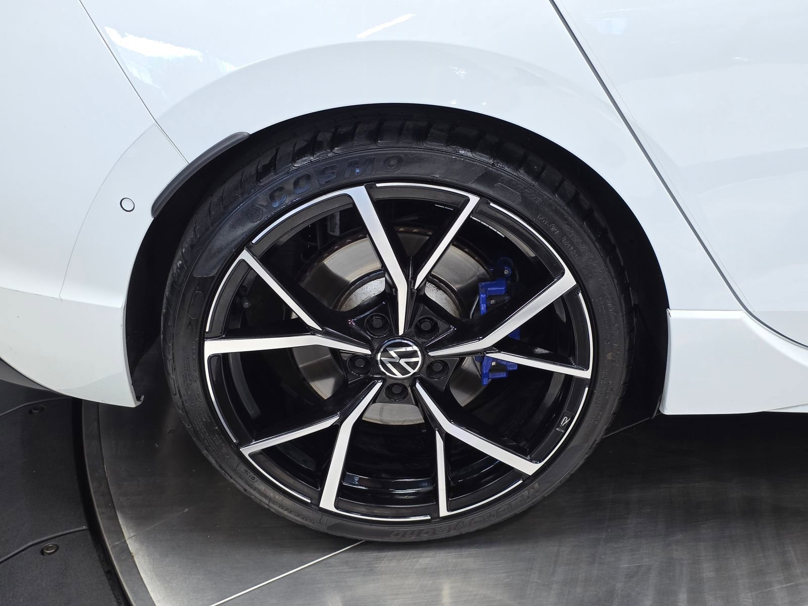 Used 2022 Volkswagen Golf R image 43