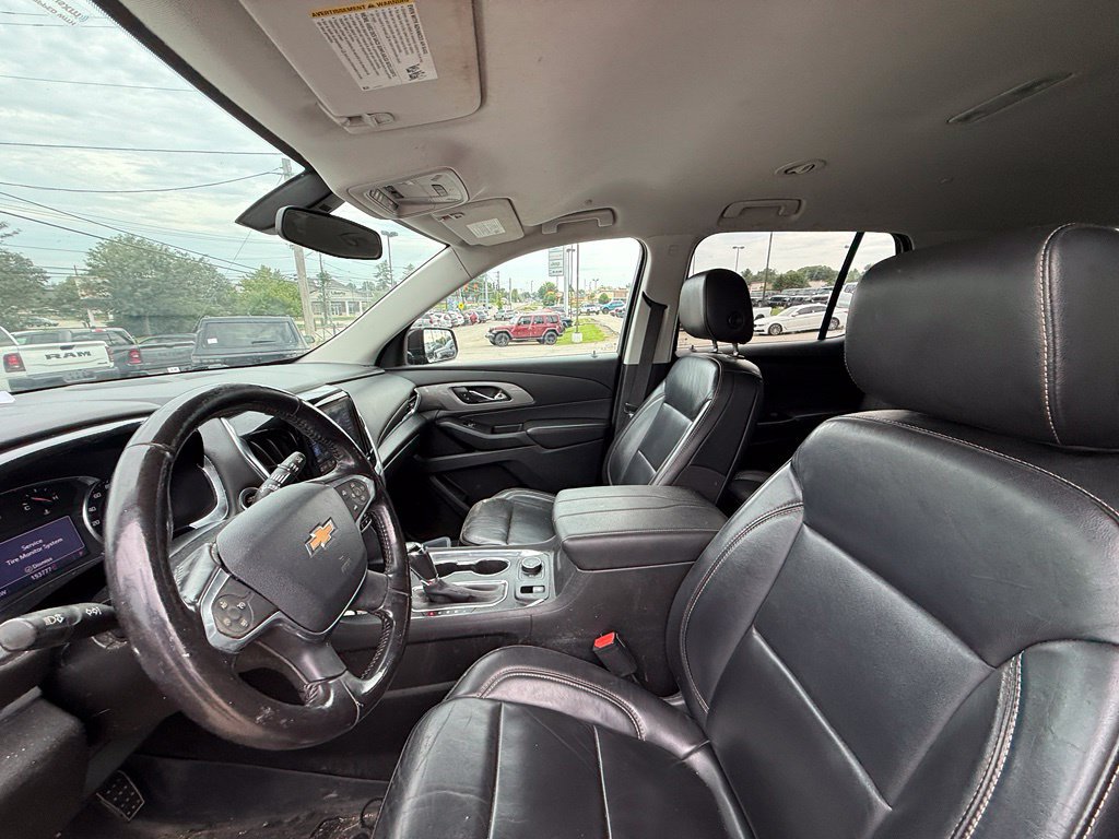 Used 2020 Chevrolet Traverse LT FWD image 12