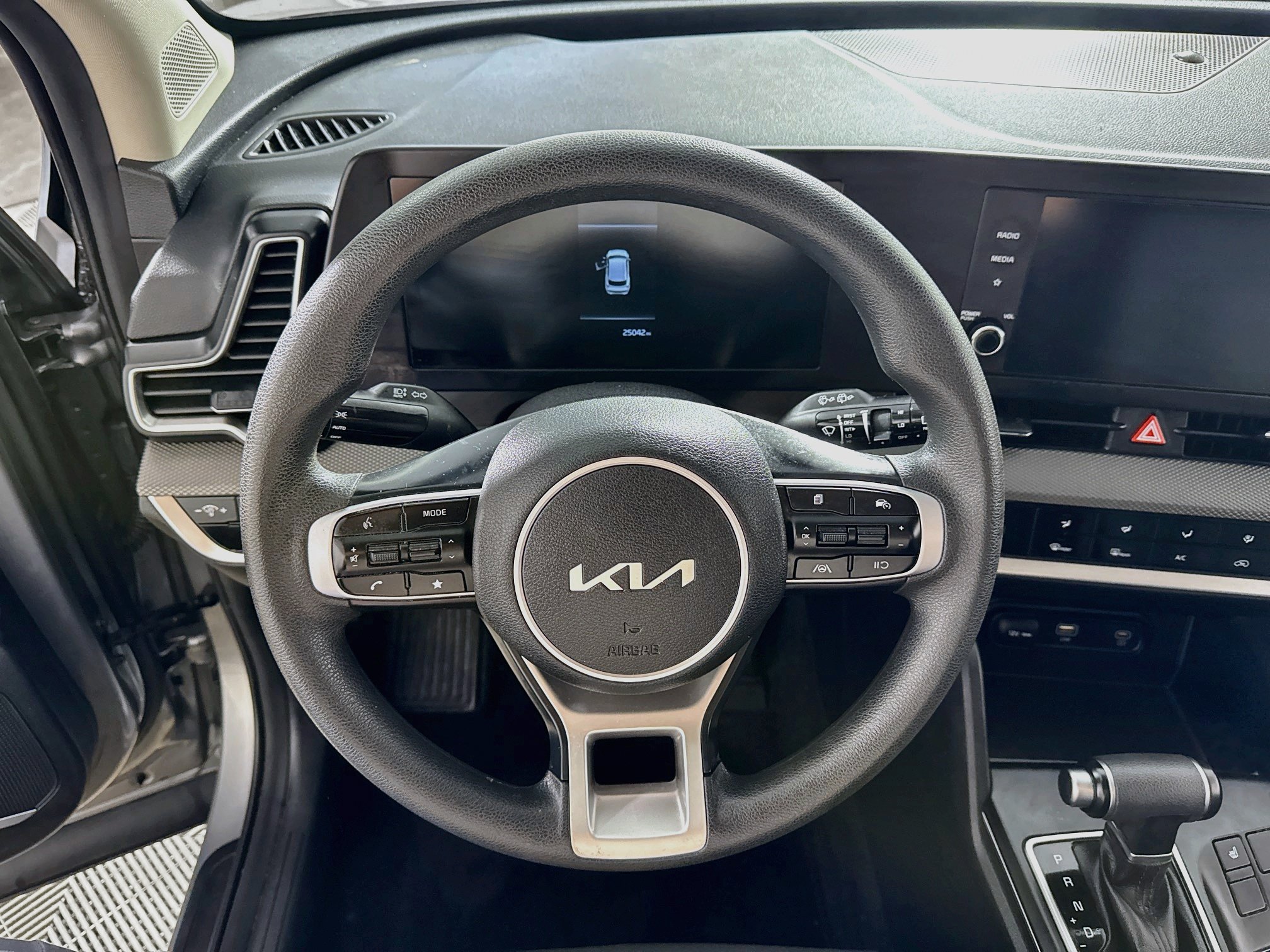 Used 2024 Kia Sportage LX AWD/4WD image 15
