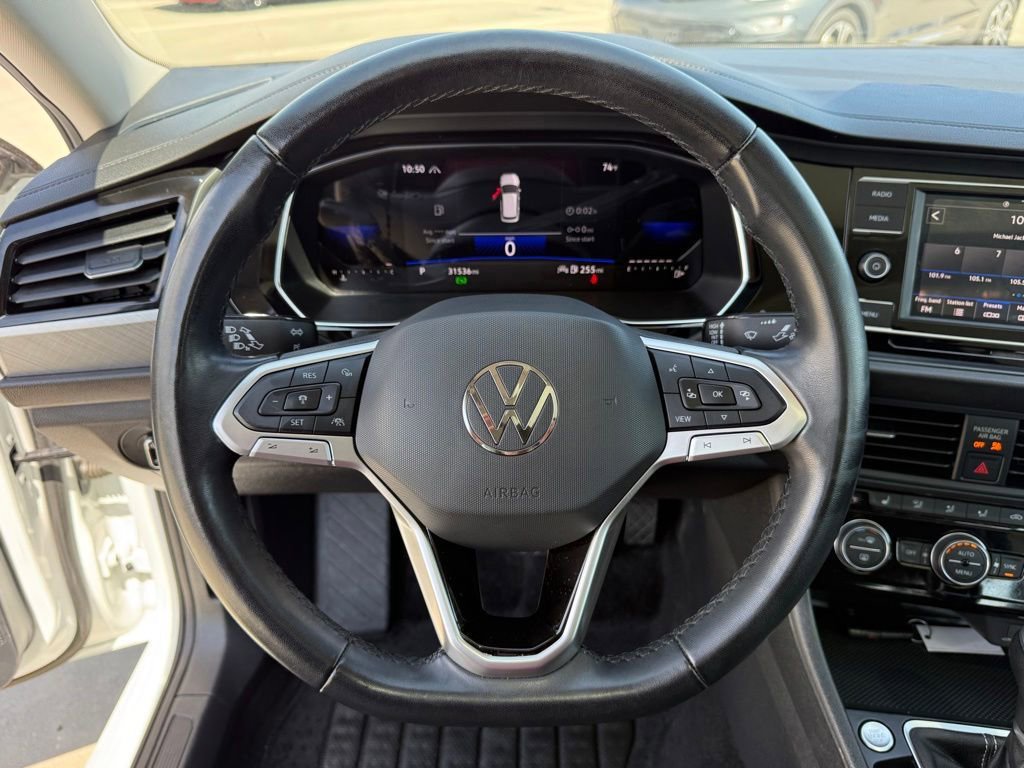 Used 2023 Volkswagen Jetta SE w/ Panoramic Sunroof Package FWD image 17