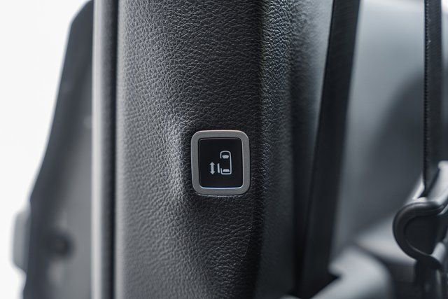 Used 2025 Chrysler Pacifica Limited image 42