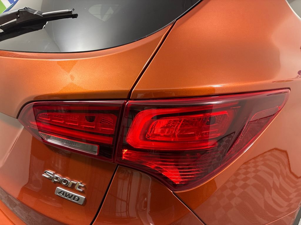 Used 2017 Hyundai Santa Fe Sport image 11