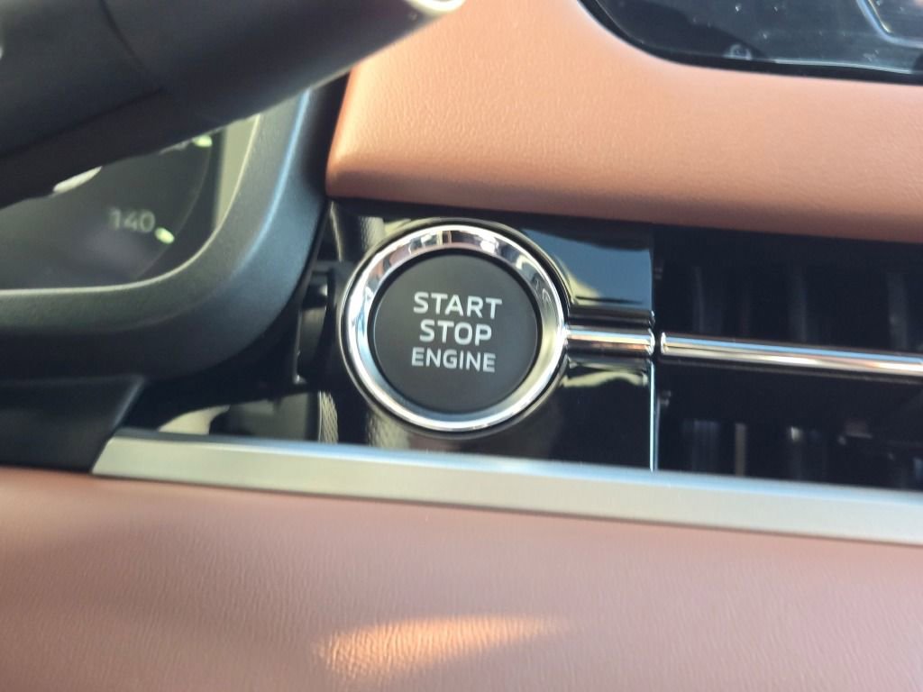 New 2026 Mitsubishi Outlander SEL image 25