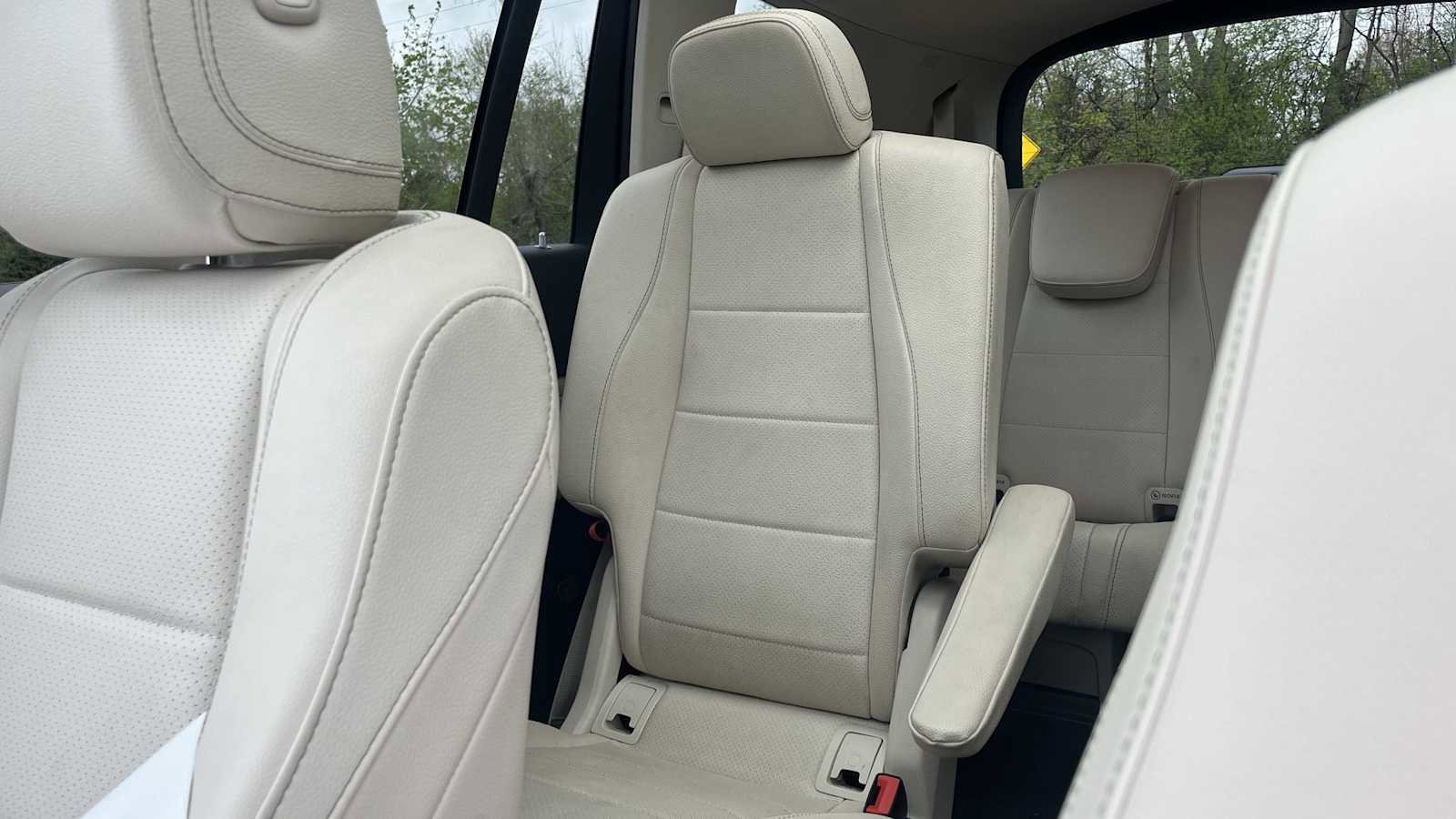 Used 2022 Mercedes-Benz GLS 450 4MATIC image 25