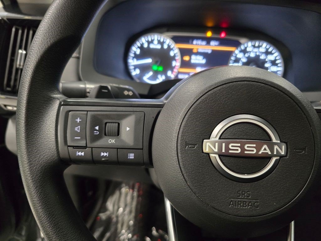 Used 2023 Nissan Pathfinder S FWD image 18