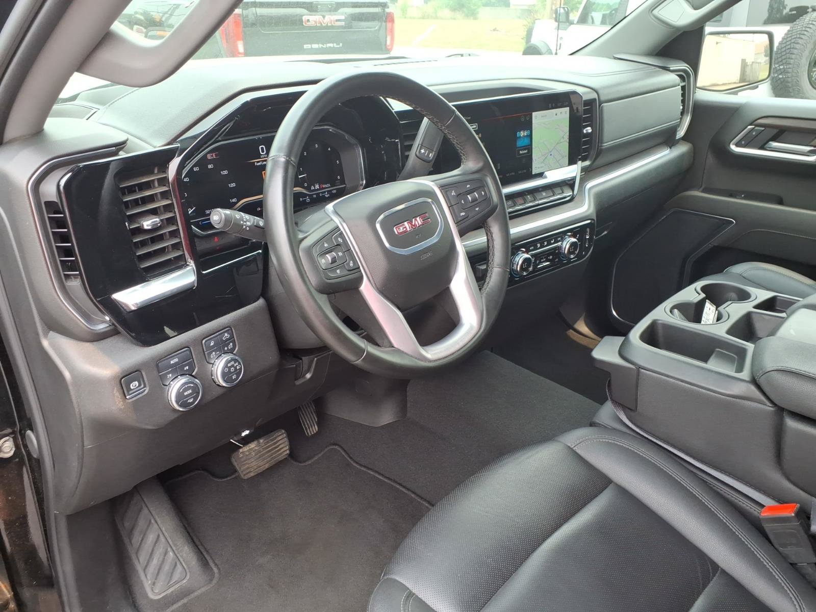 Used 2025 GMC Sierra 1500 SLT AWD/4WD image 22