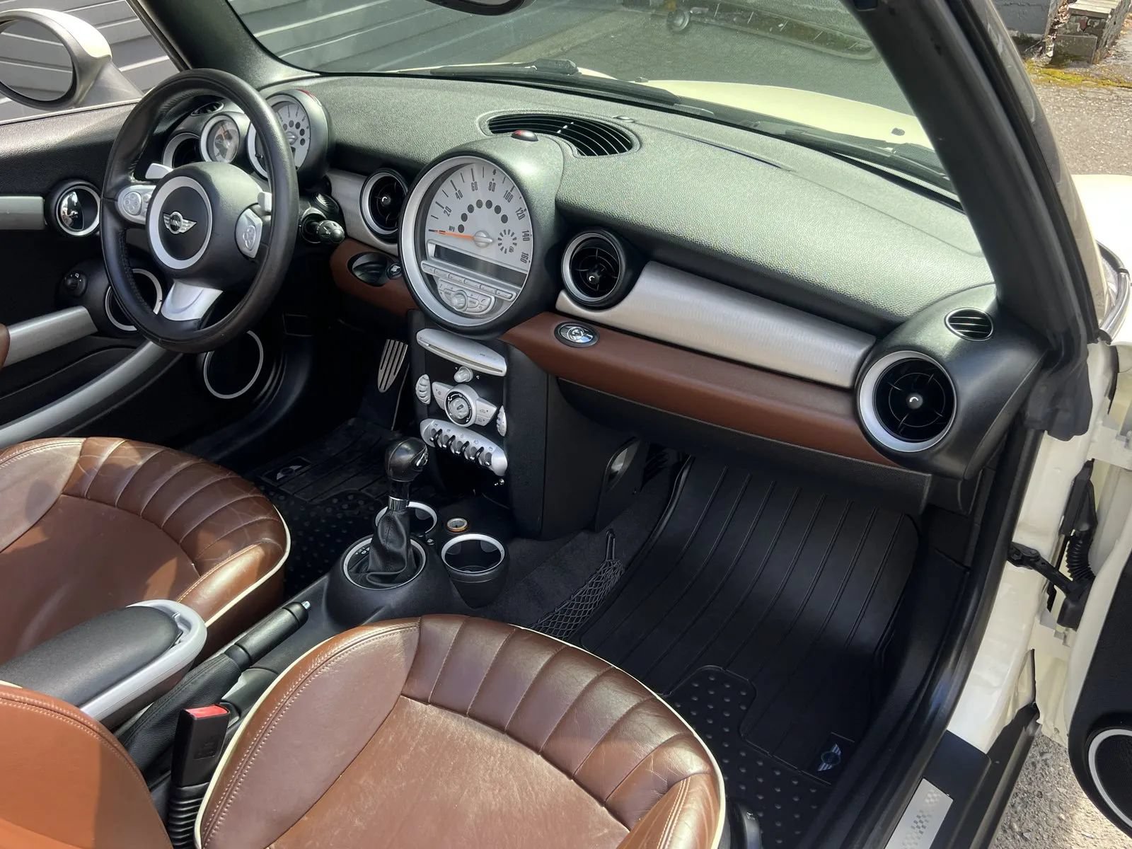 Used 2009 MINI Cooper S w/ Convenience Pkg FWD image 18