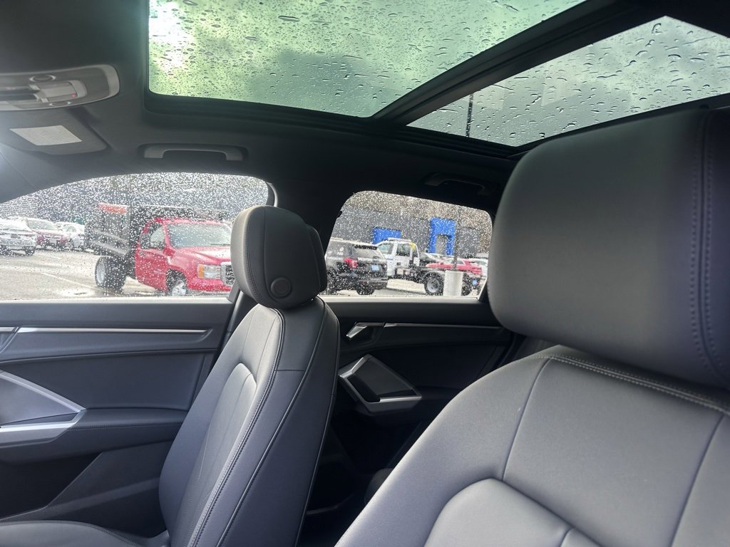 Certified 2025 Audi Q3 2.0T Premium w/ Convenience Package image 14