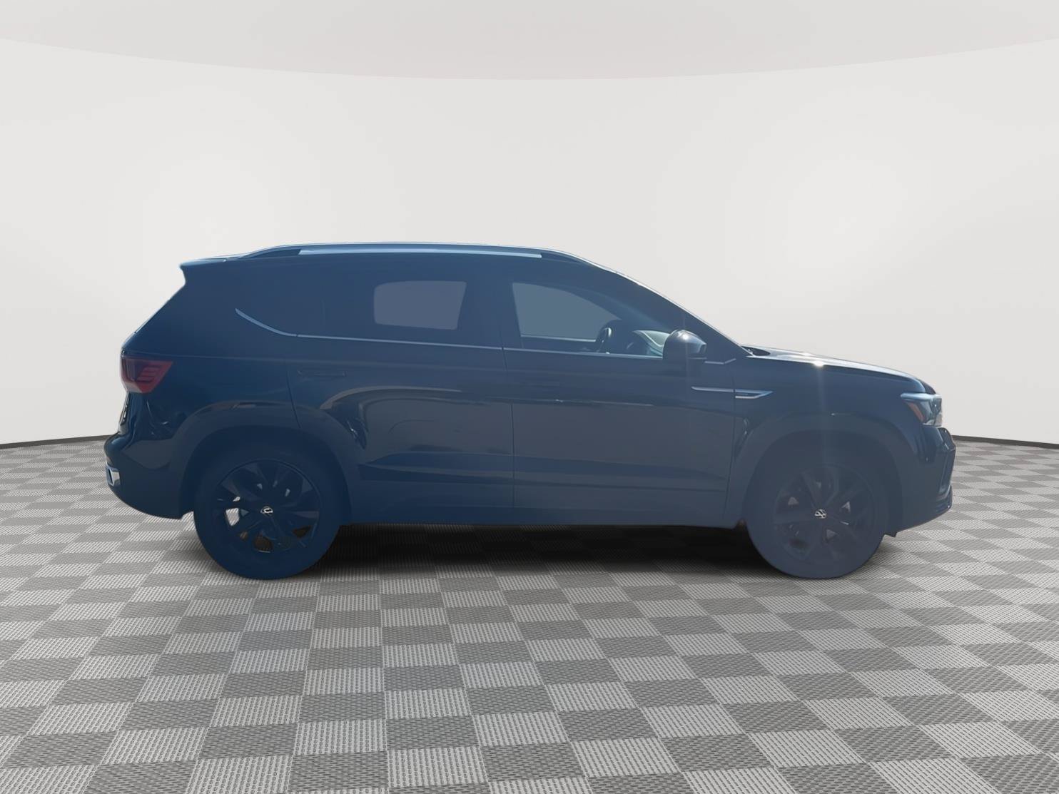 Used 2022 Volkswagen Taos SE AWD/4WD image 4