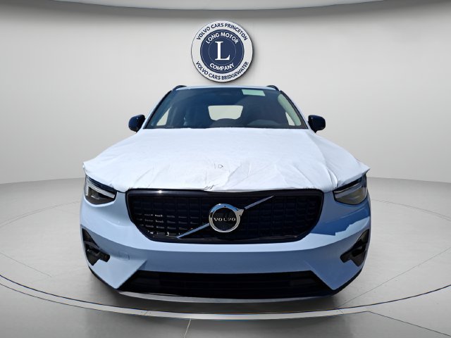 New 2026 Volvo XC40 B5 Plus w/ Protection Package Premier AWD/4WD image 3