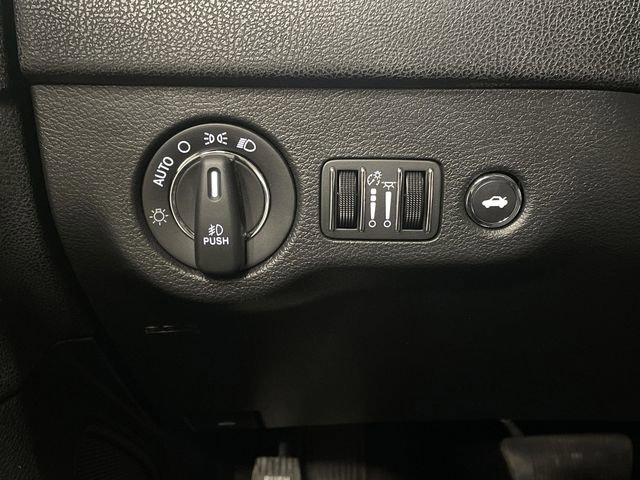 Used 2021 Chrysler 300 Touring L image 22