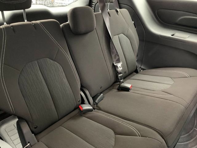 Used 2021 Chrysler Pacifica Touring w/ Cold Weather Group image 15