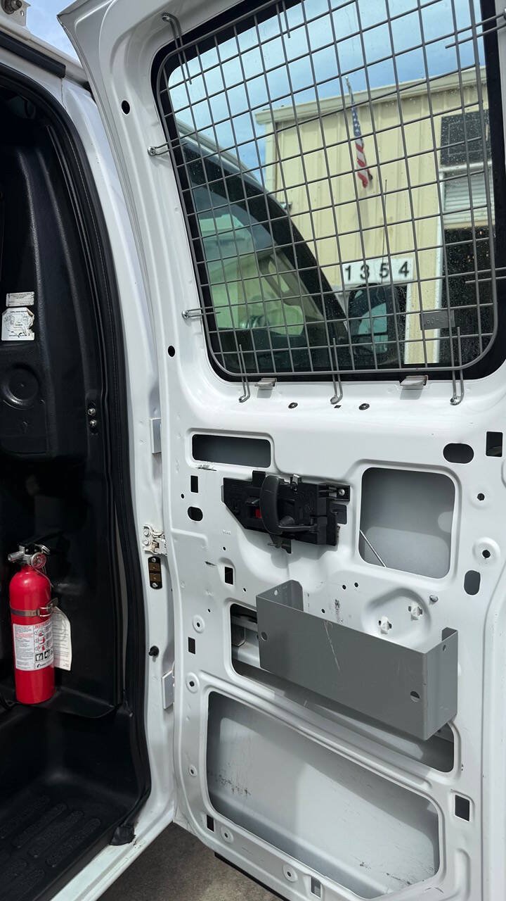 Used 2018 Chevrolet Express 2500 w/ Driver Convenience Package RWD image 35