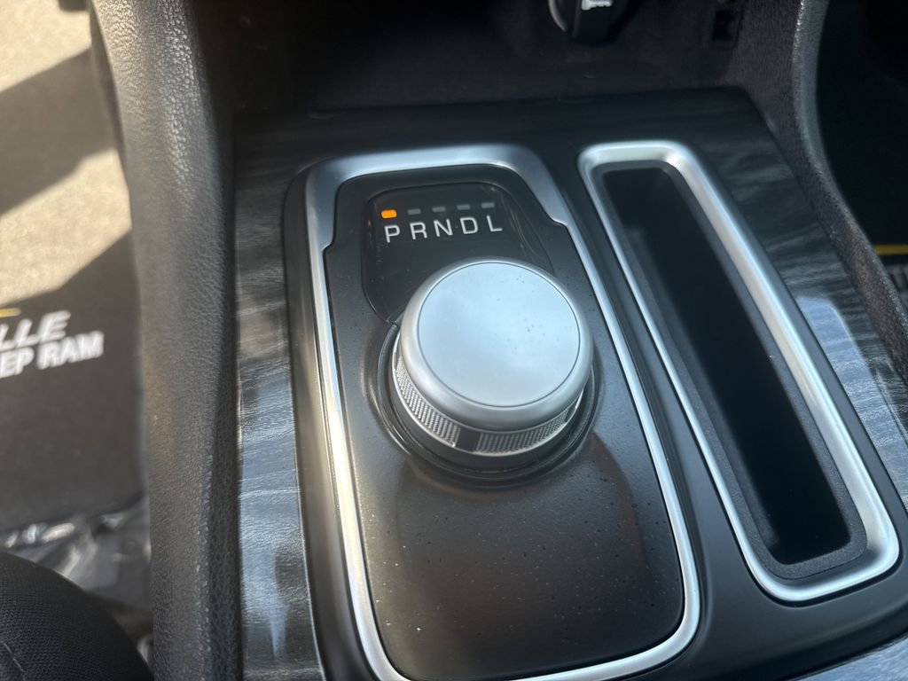 Used 2018 Chrysler 300 Touring L image 33