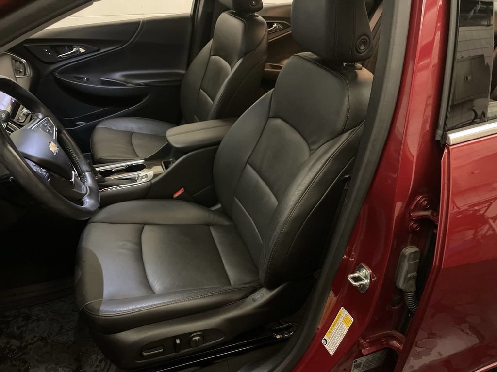 Used 2020 Chevrolet Malibu Premier FWD image 14