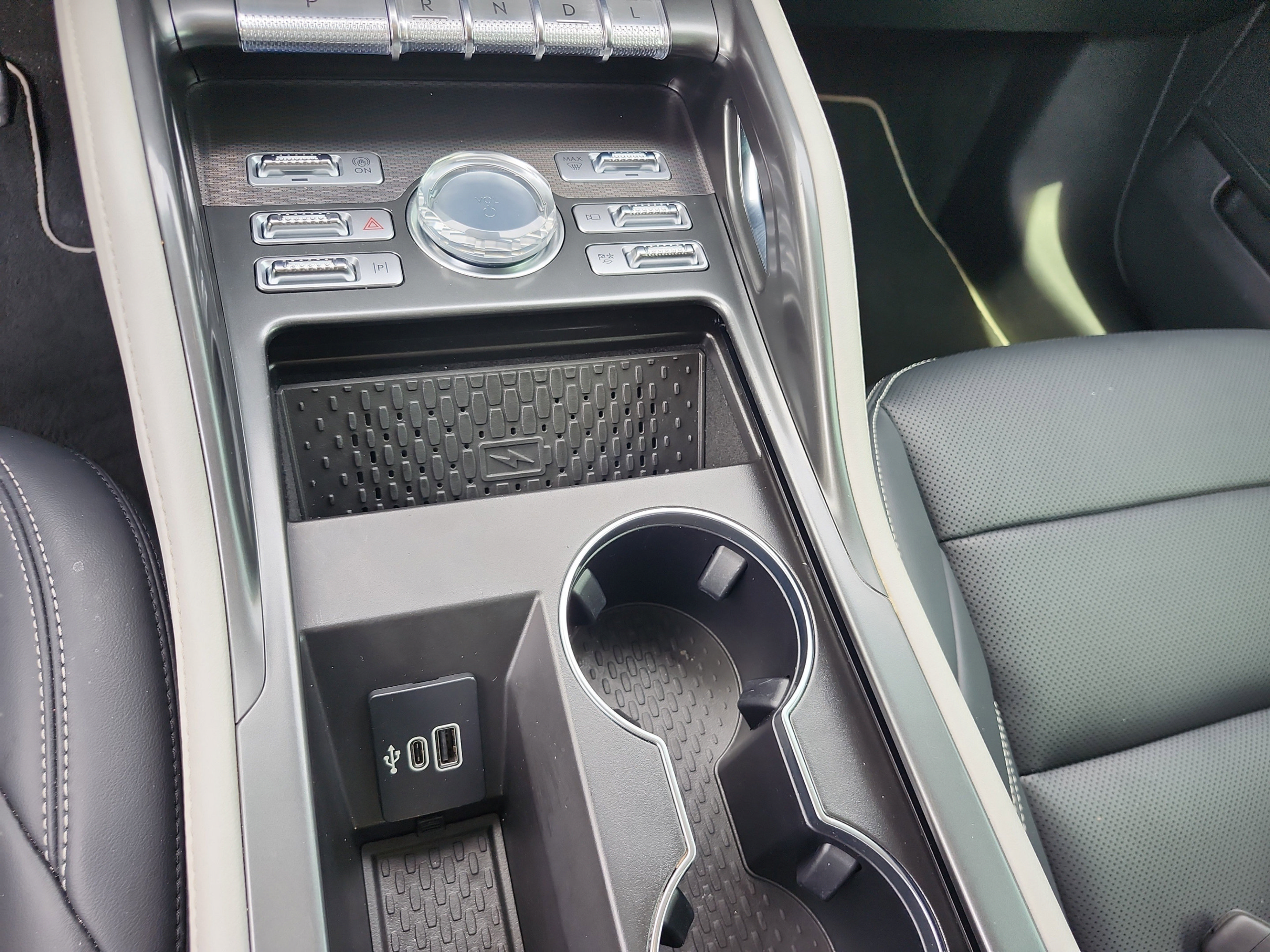 Used 2025 Lincoln Nautilus Premier AWD/4WD image 28