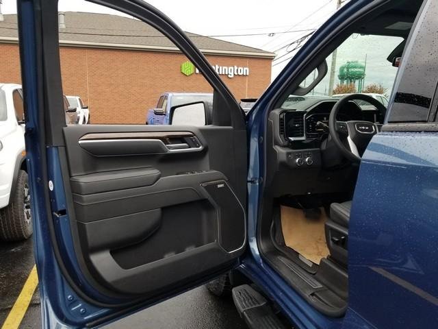 New 2026 GMC Sierra 1500 Elevation w/ Elevation Premium Package image 6