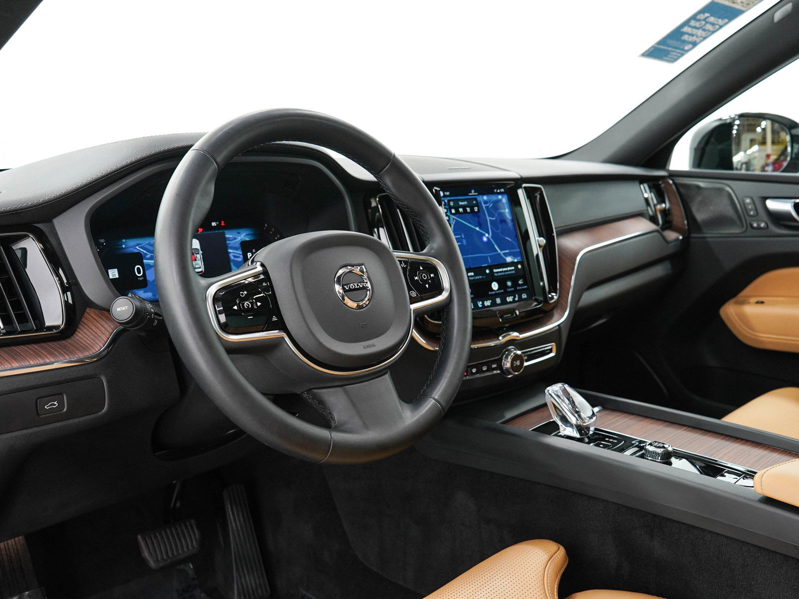 Used 2023 Volvo XC60 B6 Ultimate w/ Climate Package AWD/4WD image 26