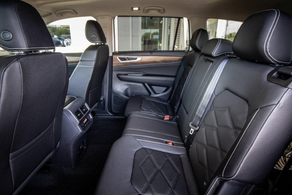 New 2026 Volkswagen Atlas SE FWD image 25