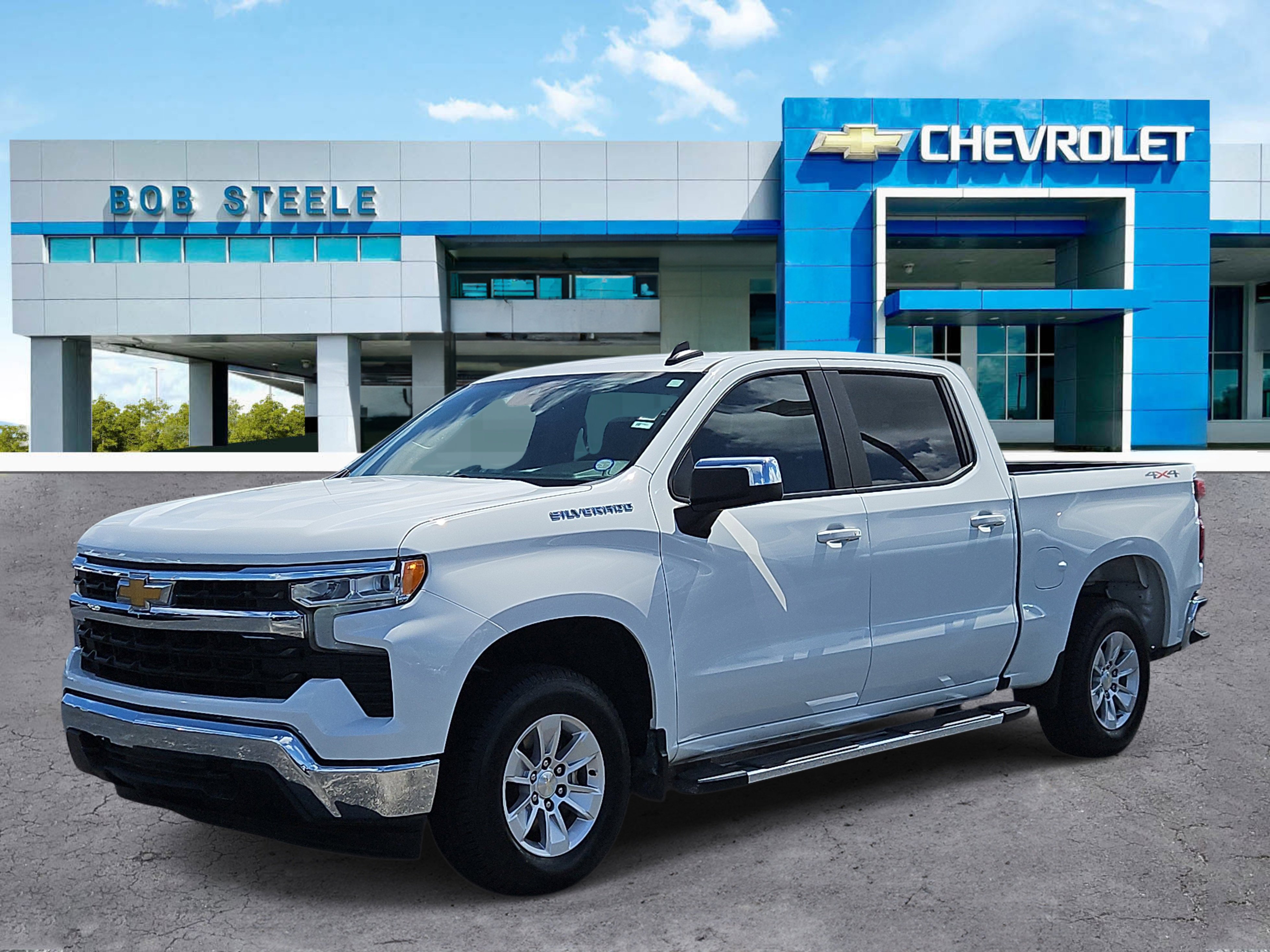 Used 2023 Chevrolet Silverado 1500 LT AWD/4WD image 2