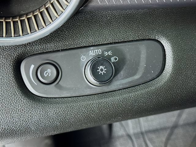 Used 2024 Chevrolet Trax ACTIV w/ Sunroof Package FWD image 10