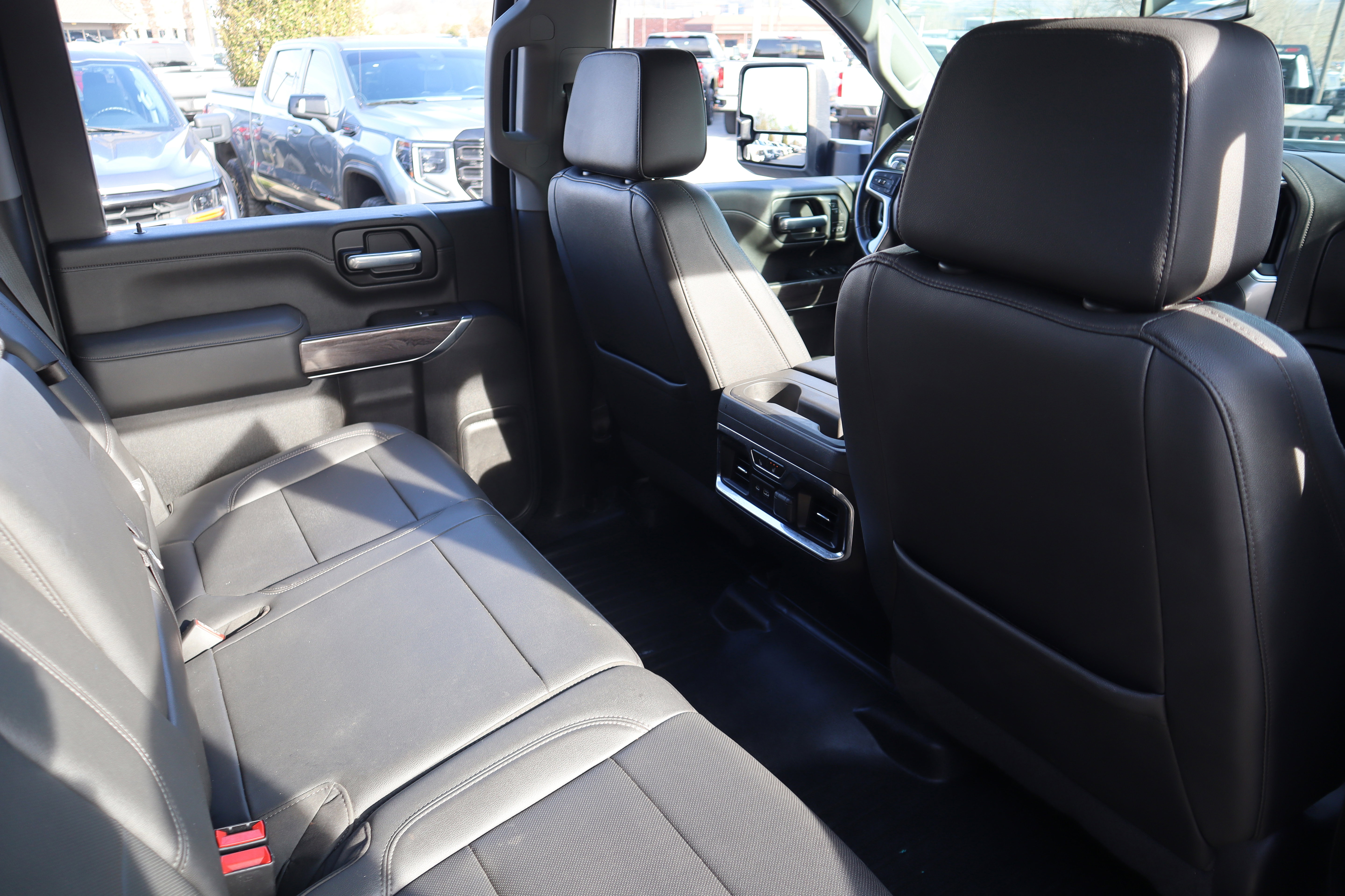 Used 2021 Chevrolet Silverado 2500 LTZ w/ LTZ Convenience Package image 32