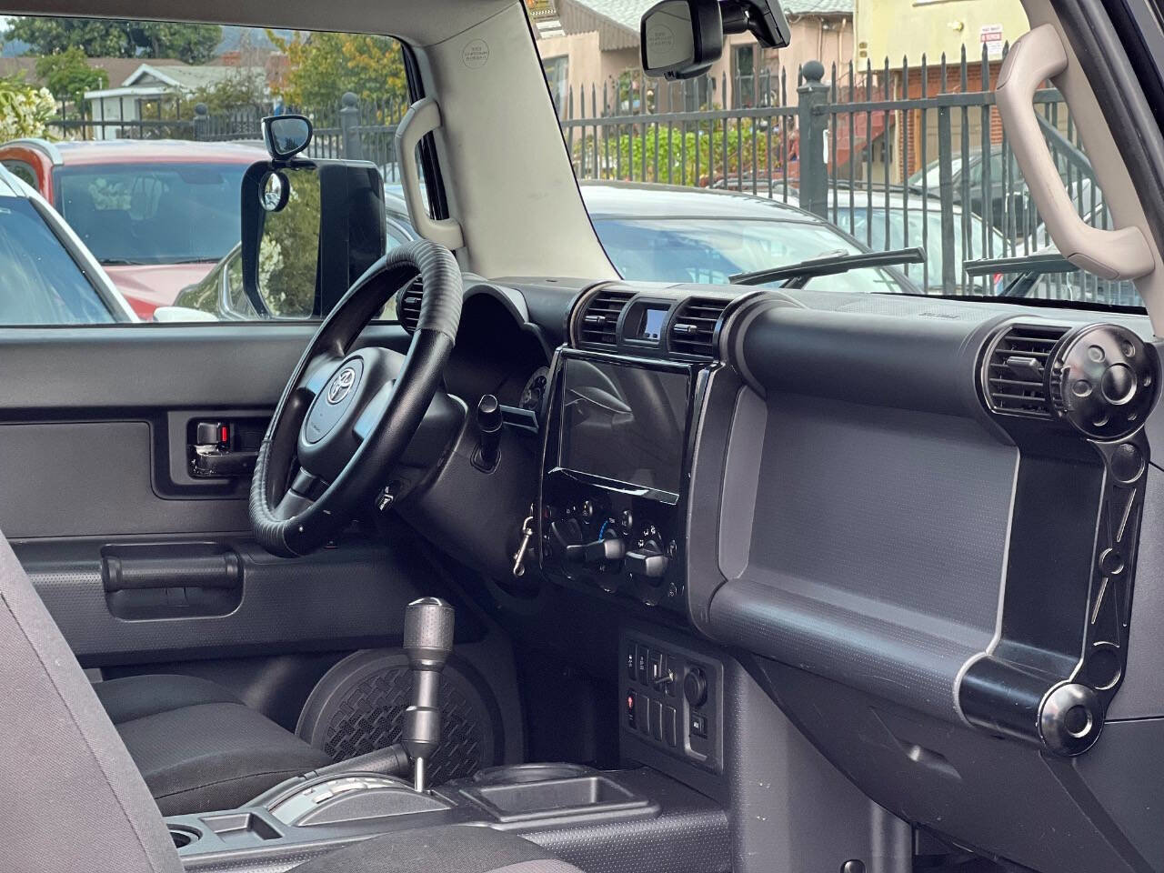 Used 2009 Toyota FJ Cruiser 2WD image 18