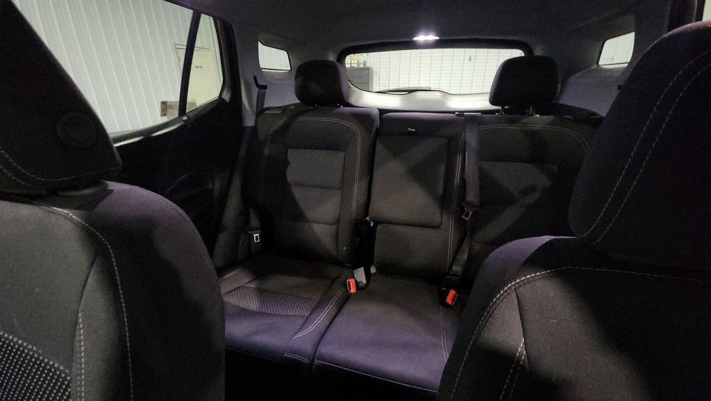 Used 2024 GMC Terrain SLE image 26